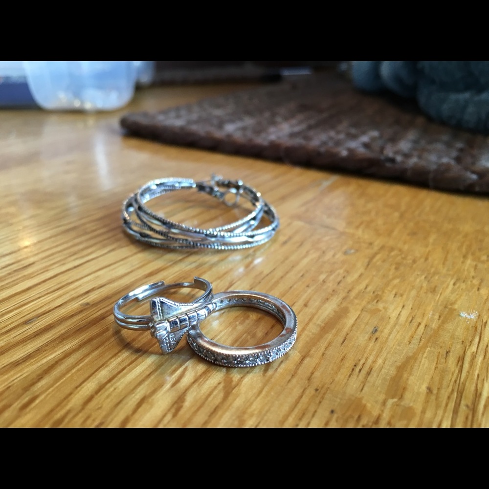 Bundle of jewelry